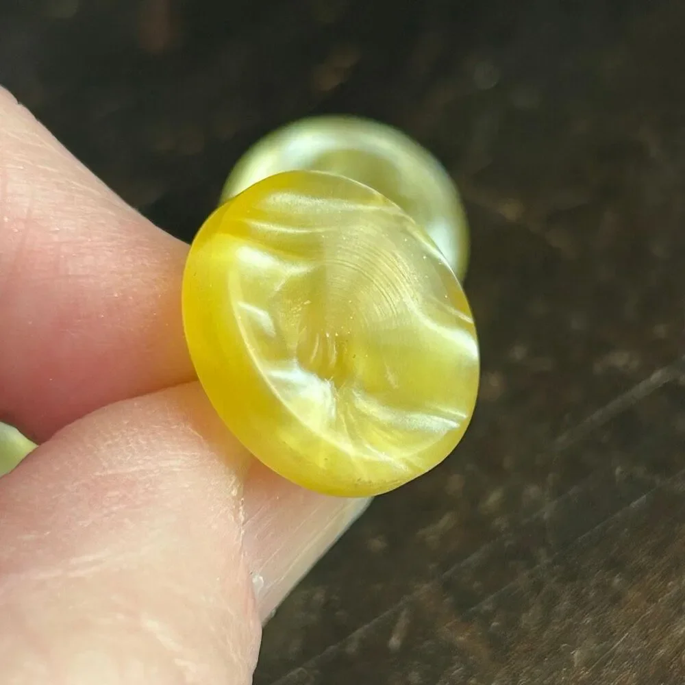 Vintage 4 Yellow Moonglow Lucite Concave Round Buttons
